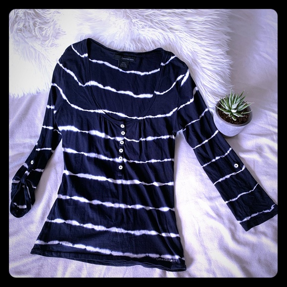 Calvin Klein Tie Dye 3/4 Sleeve Top with Buttons - Picture 1 of 13